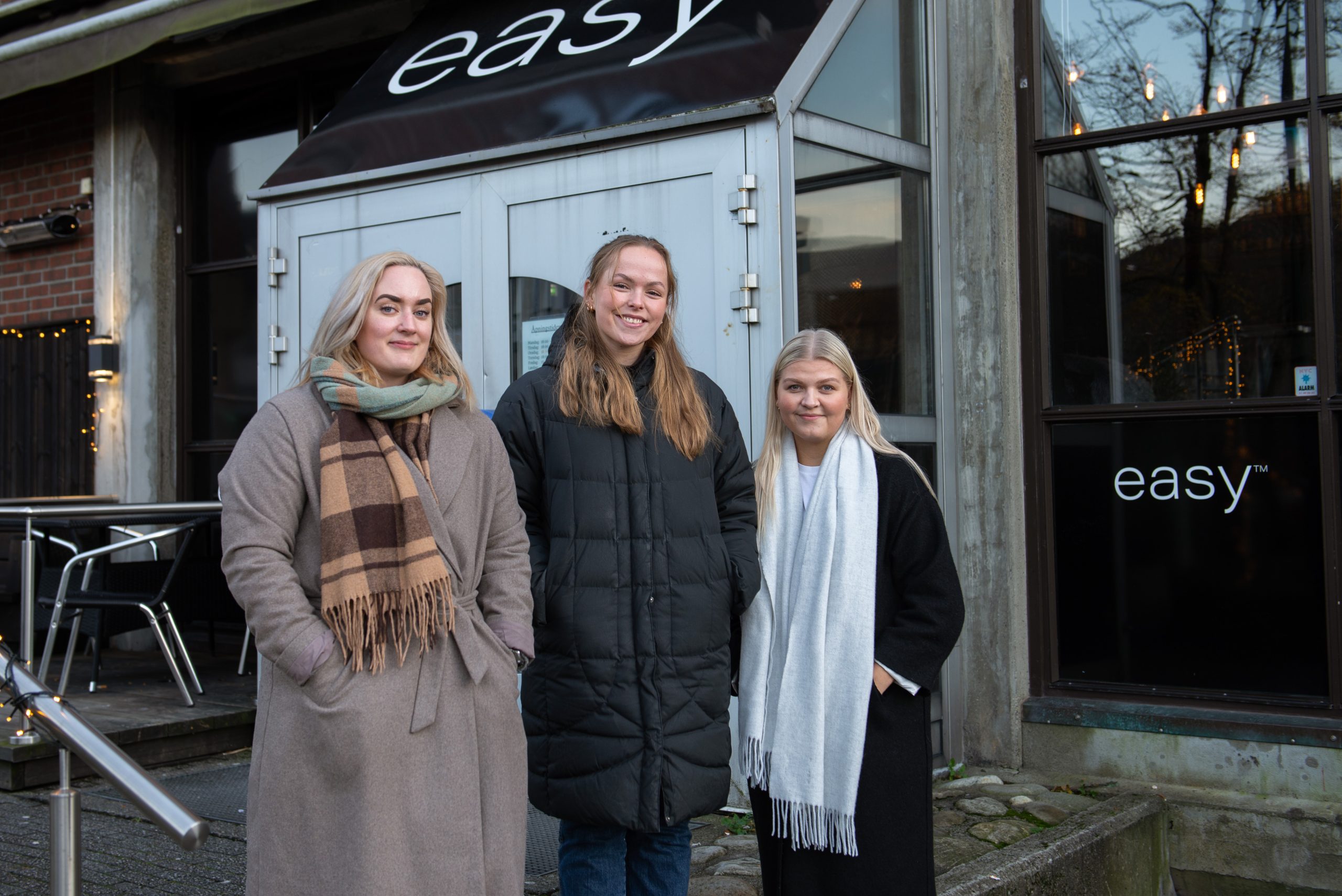 Ida Johansen (Aker Solutions), Lene Marie Grure (U37 Dalane) og Gunhild Olsen (Navtor) utenfor Easy.