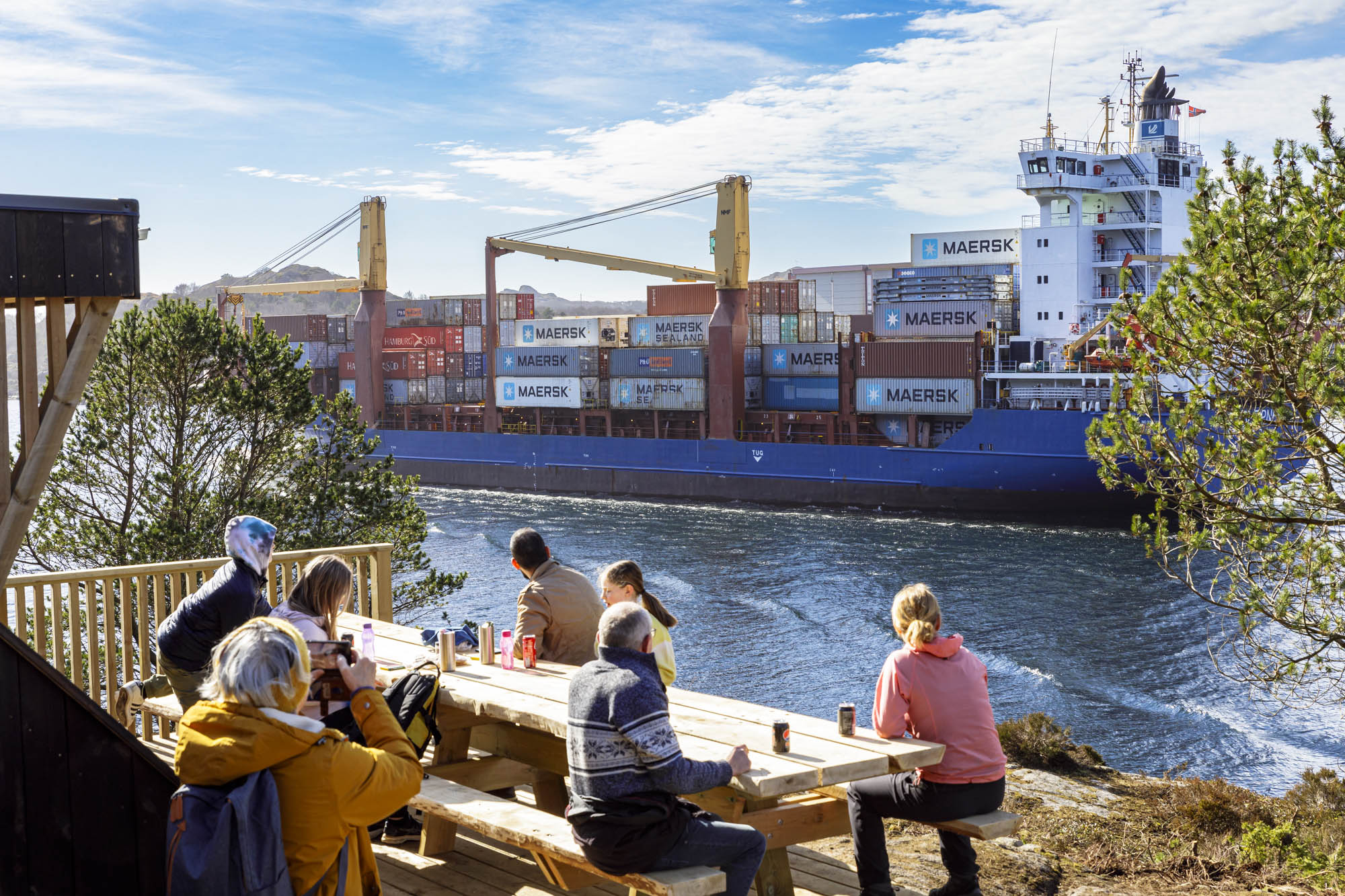 gauksomhytta, dagsturhytta i Lund, i snødrakt