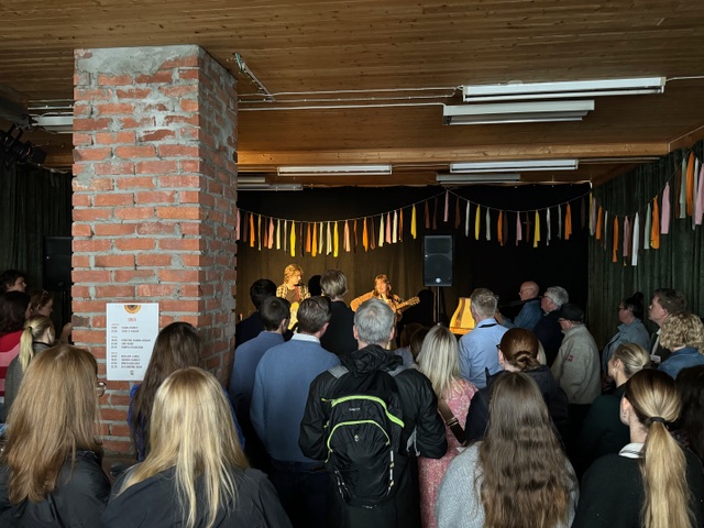 afterwork. Vi ser bilde av Ann-Mari gregersen og Helene Holm samt LinkedIn-logo.
