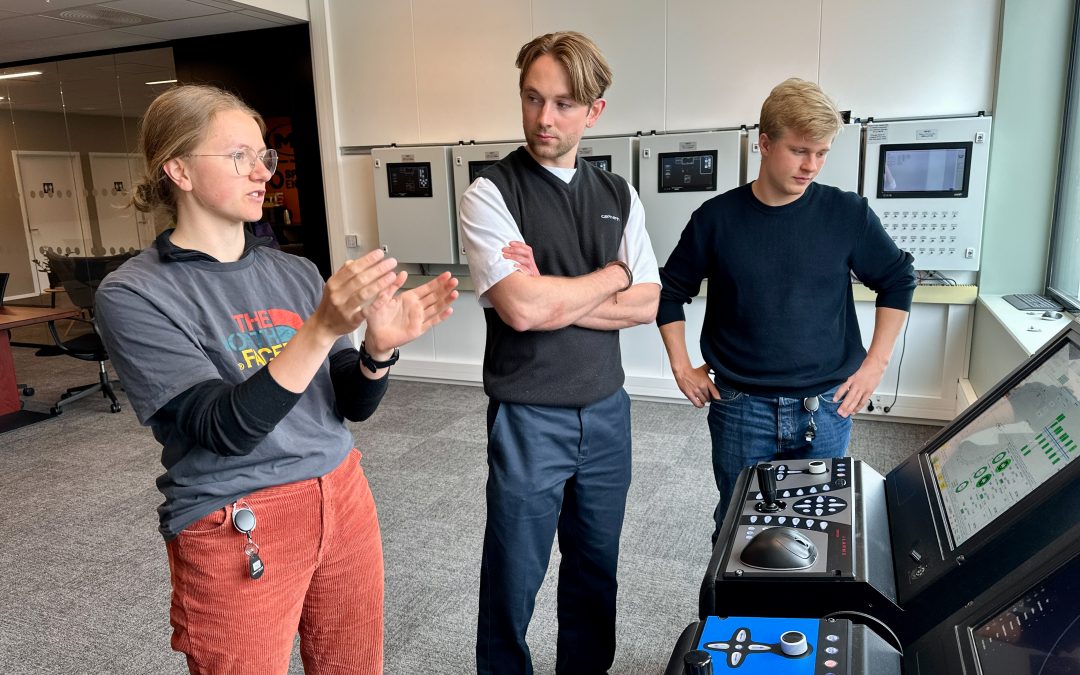 Tester, tegner og koder seg gjennom sommeren hos Marine Technologies