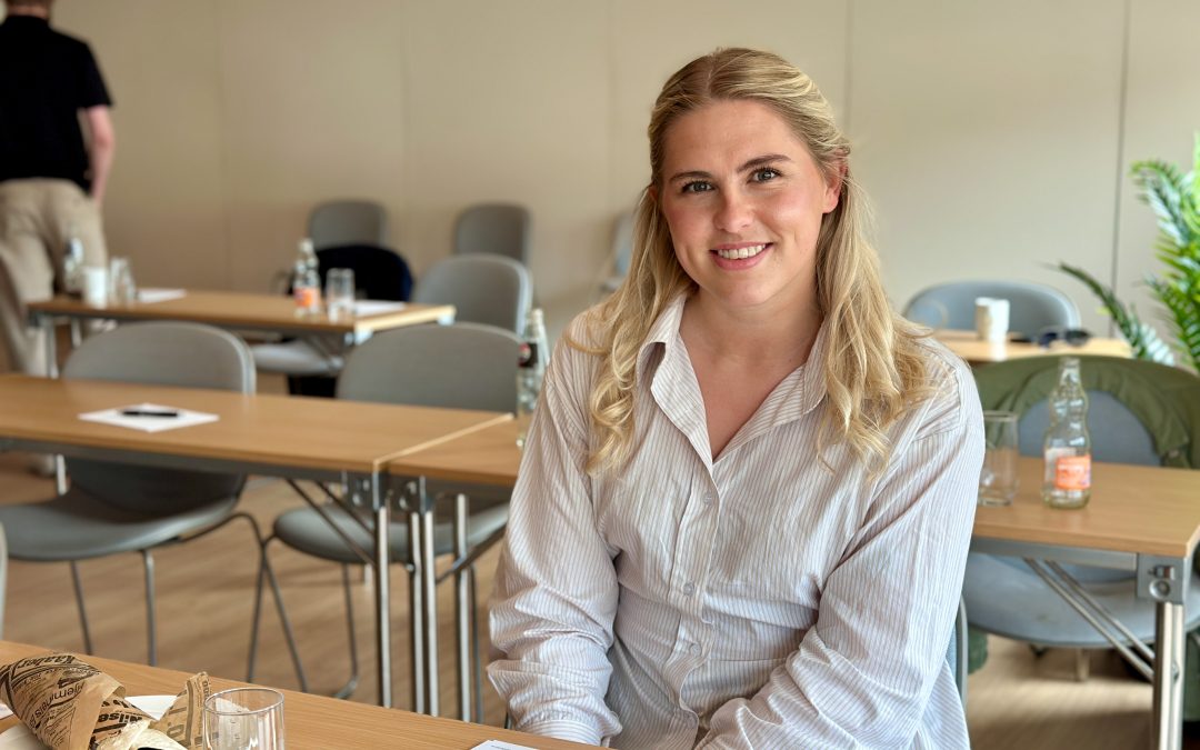 Beskyttet: To av hundre: Rebecca og Sunniva fikk sommerjobb i lokalbanken