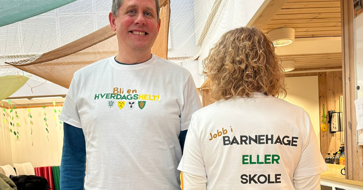 Studentene Theo Aakenes og Astri Helvig Waldeland hos Aker Solutions i Egersund