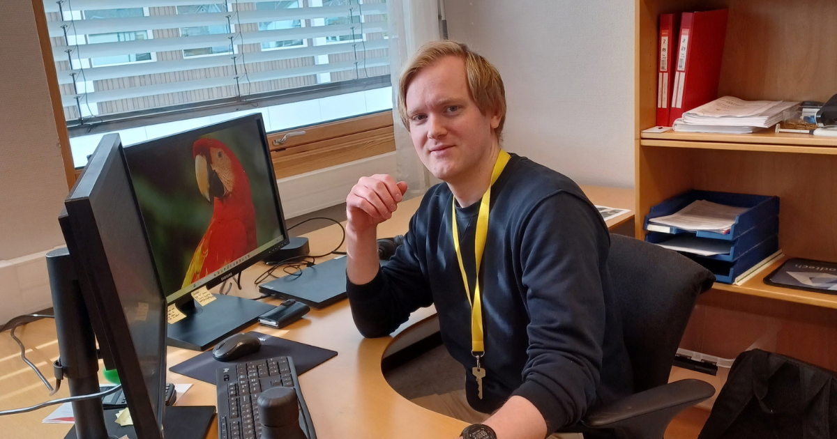 Studentene Theo Aakenes og Astri Helvig Waldeland hos Aker Solutions i Egersund